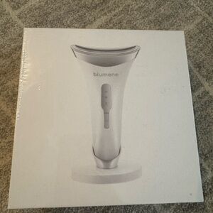 Blumene Facial Device in White